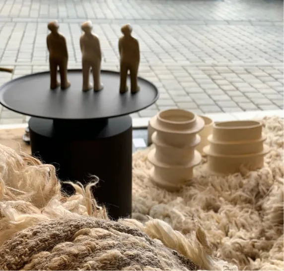 Mise en scène d'objets de décoration chez Nomos